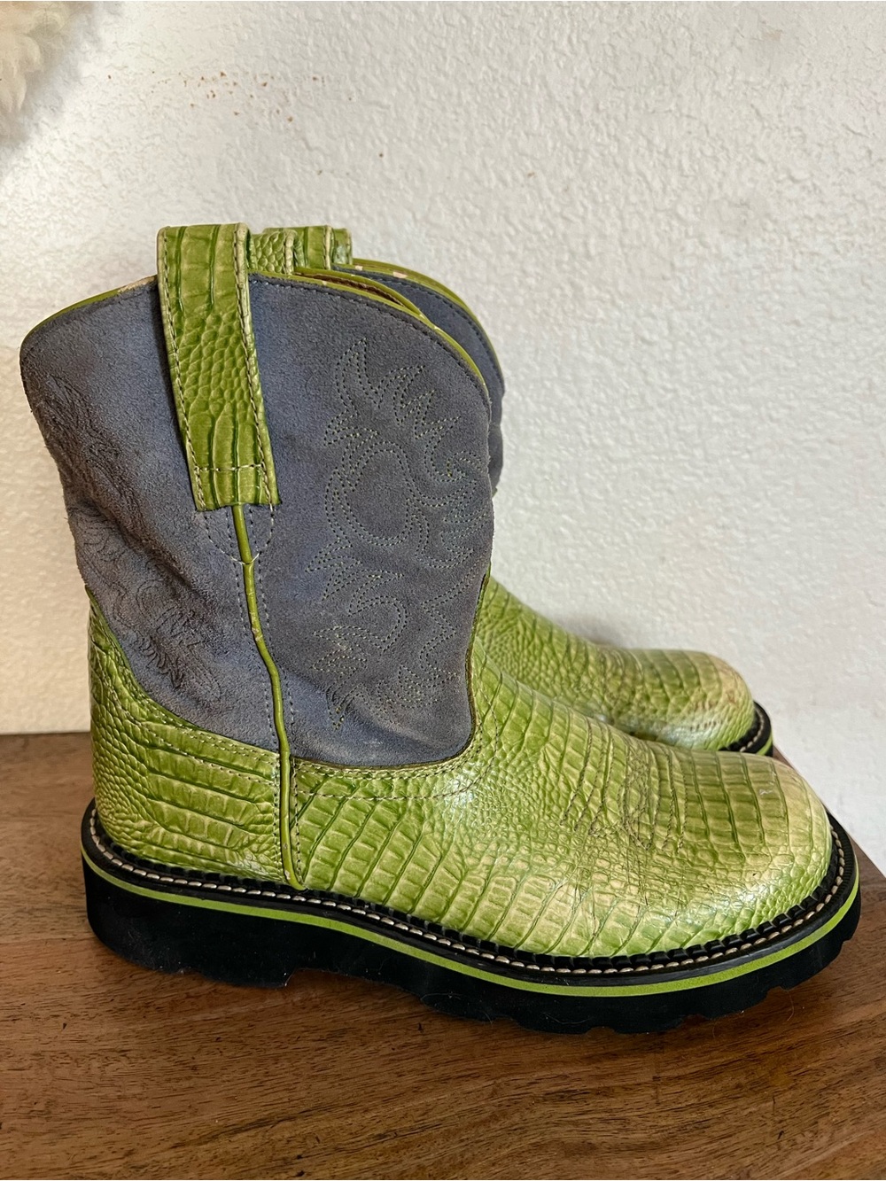Ariat Fatbaby Lime Hornback Green & Blue Suede Western Cowboy Boots  Size 10 B